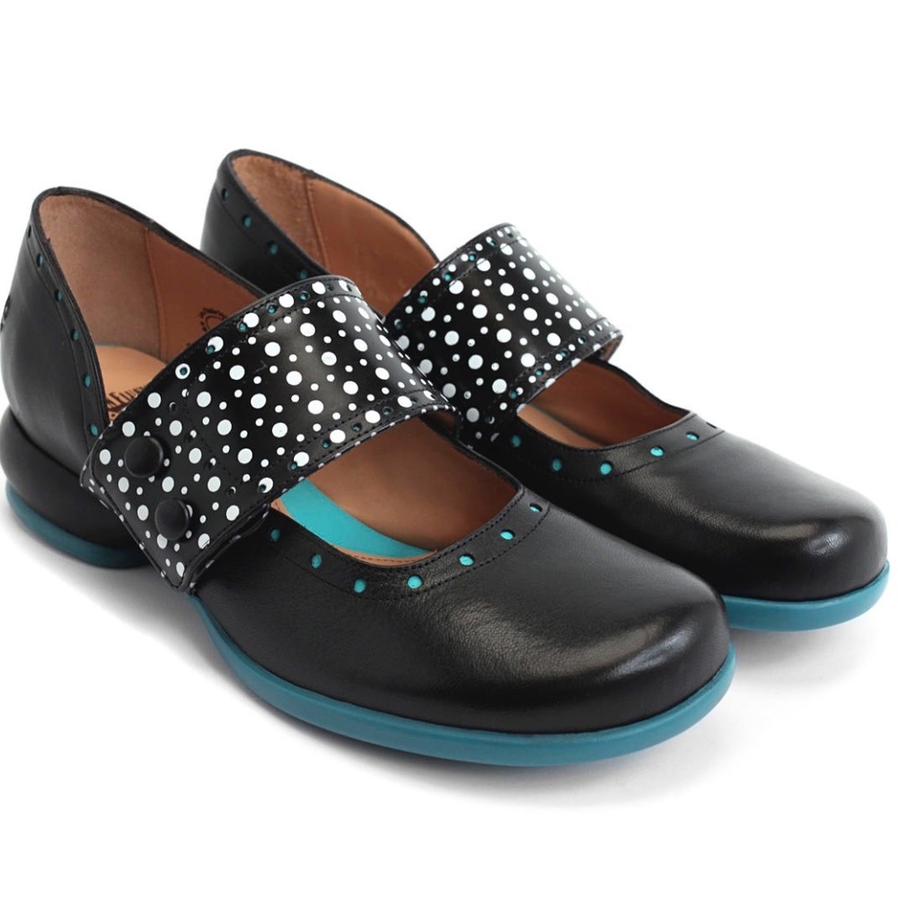 Fluevog Fellowship Cleo leather flats
